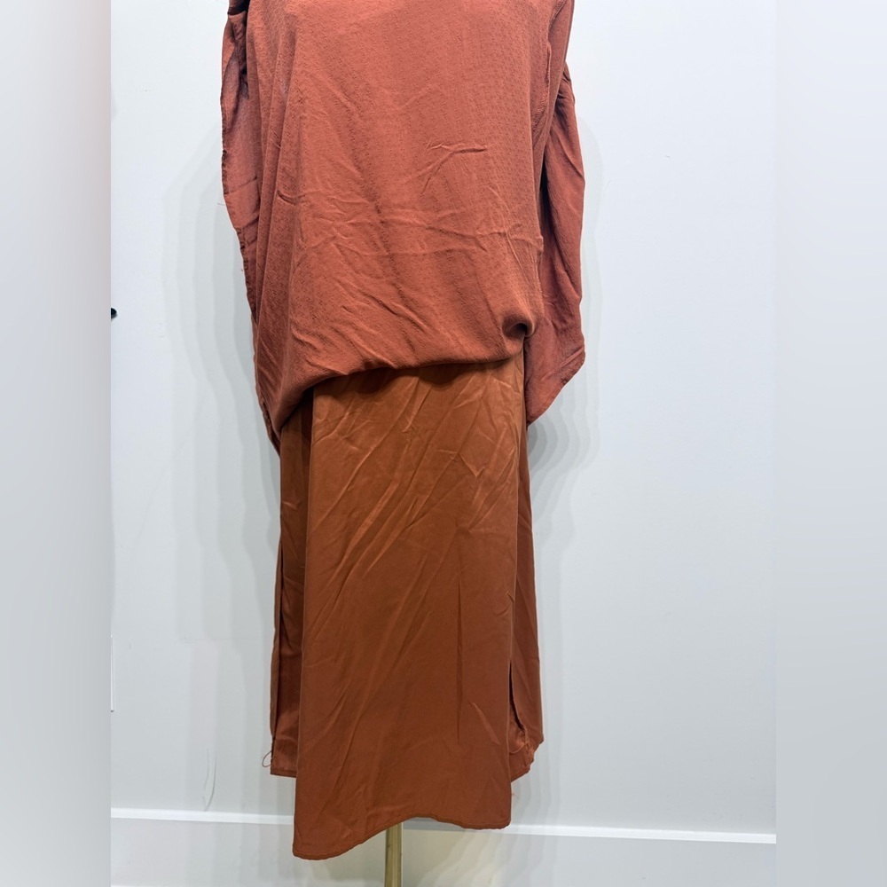 FOREVER 21 Size Small Rust Orange Rayon Top Off-the- Shoulders - Picture 8 of 9